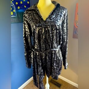 Metallic silver blouse with black velvet embellishment. Size 18/20.